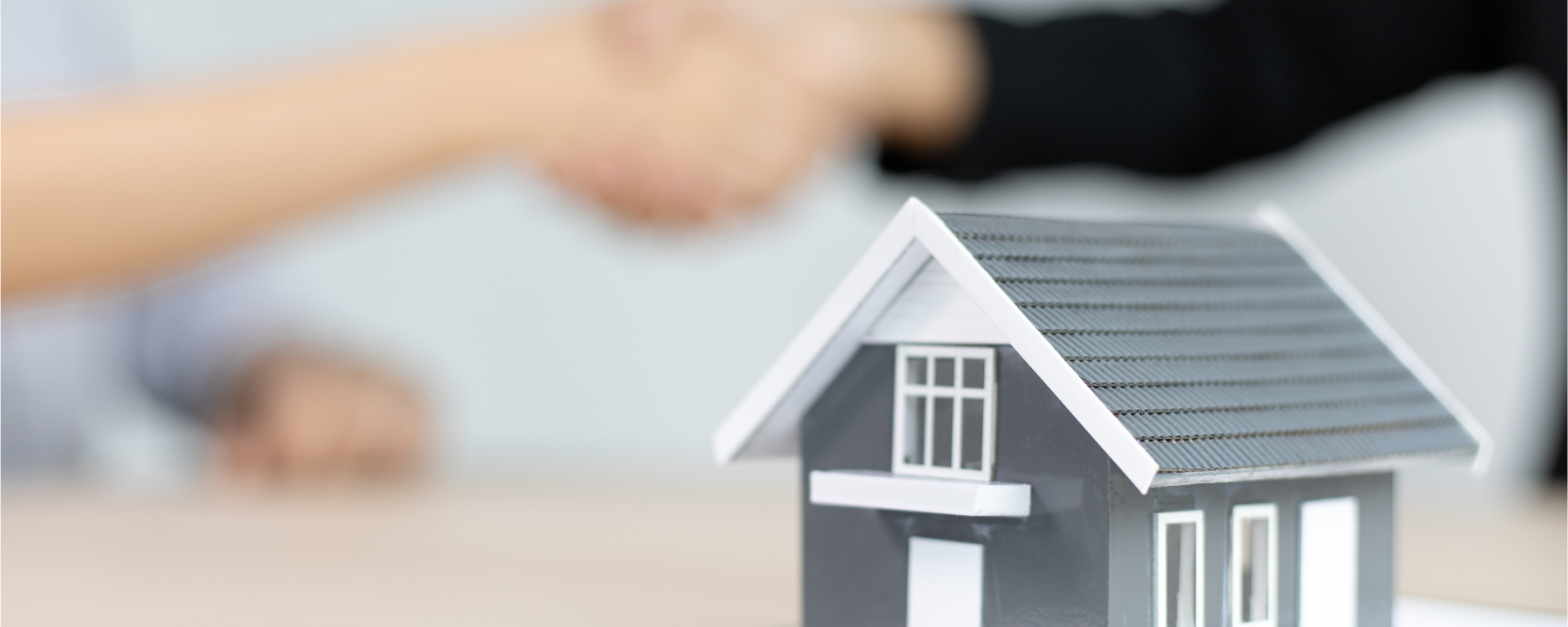 how to hire a real estate attorney in Florida, Attorney closing a Real Estate purchase