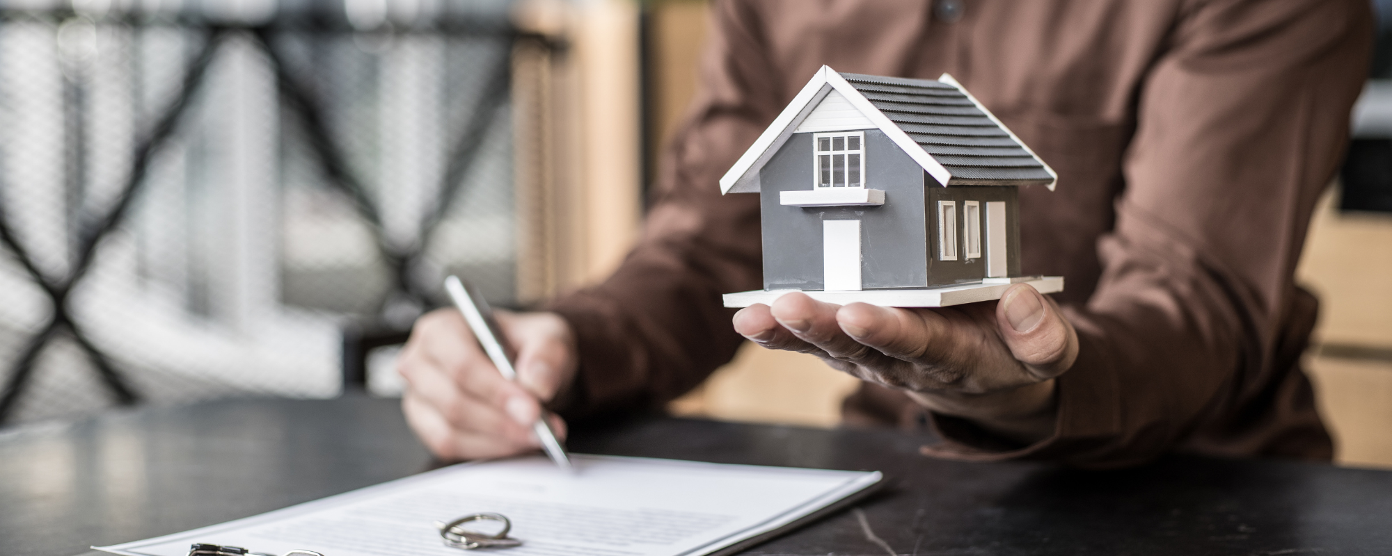 How Does an Escrow Deposit Work When Buying a Home in Florida?, Legal team helping with a escrow deposit